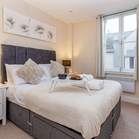 Guest Homes - Trinity Flat Worcester Bagian luar foto