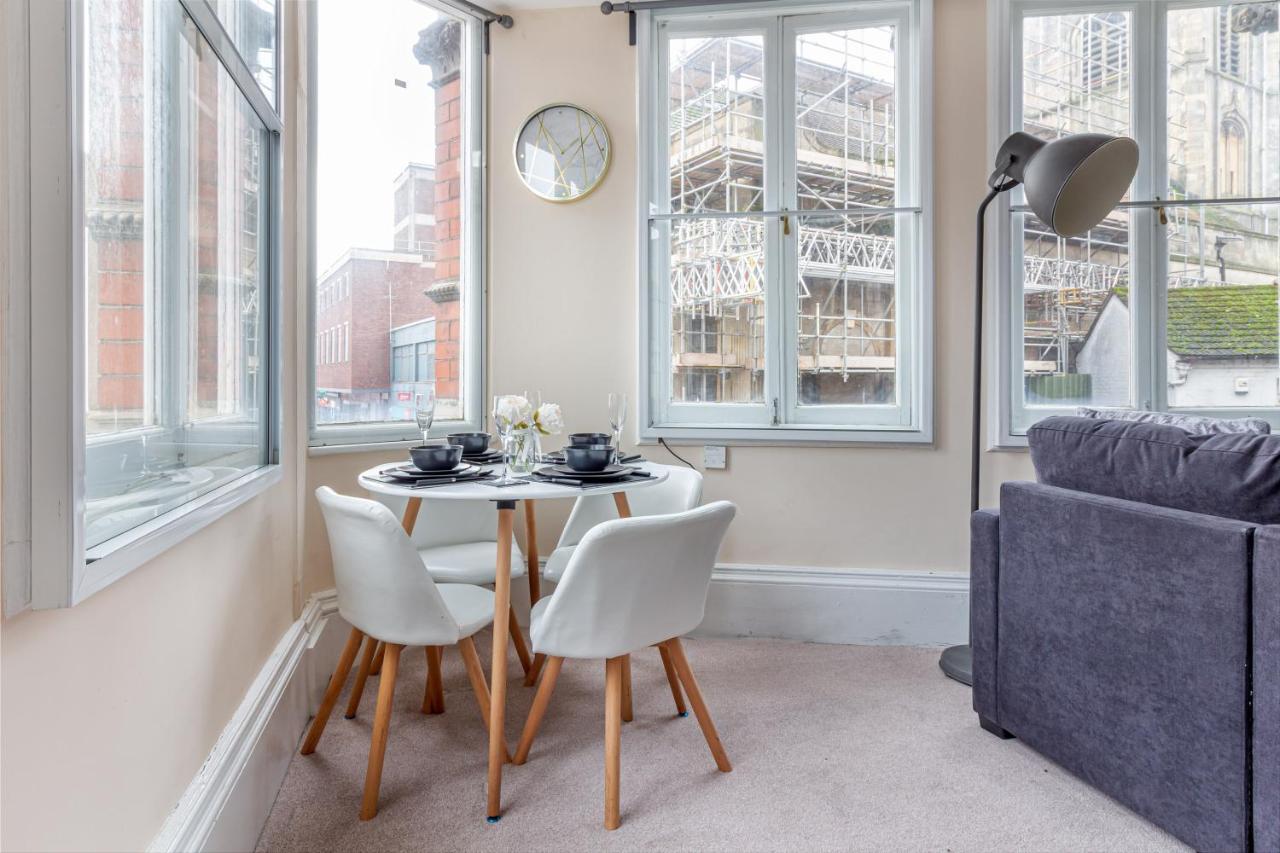 Guest Homes - Trinity Flat Worcester Bagian luar foto