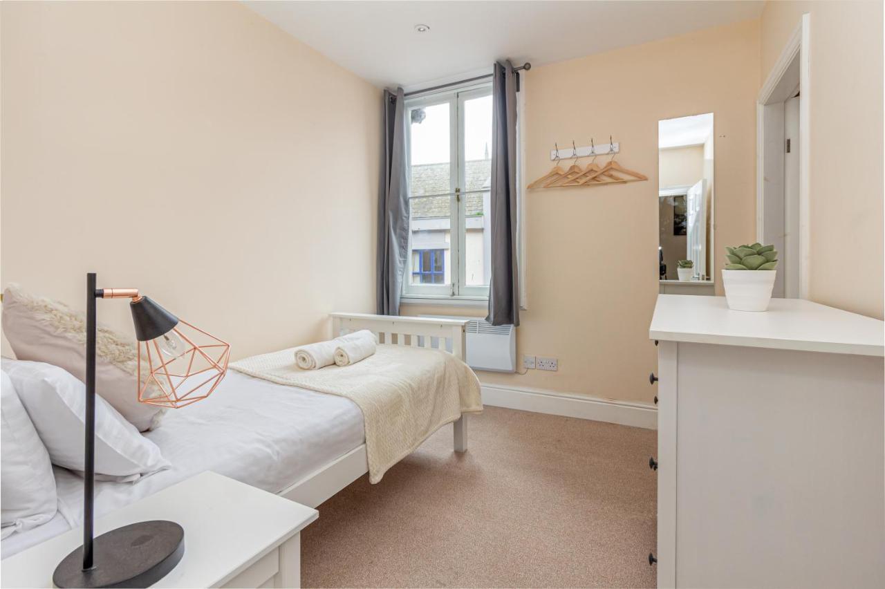 Guest Homes - Trinity Flat Worcester Bagian luar foto