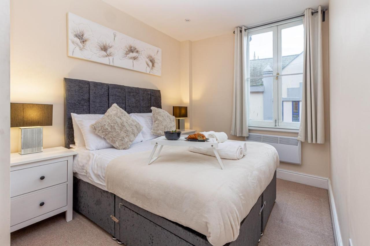 Guest Homes - Trinity Flat Worcester Bagian luar foto