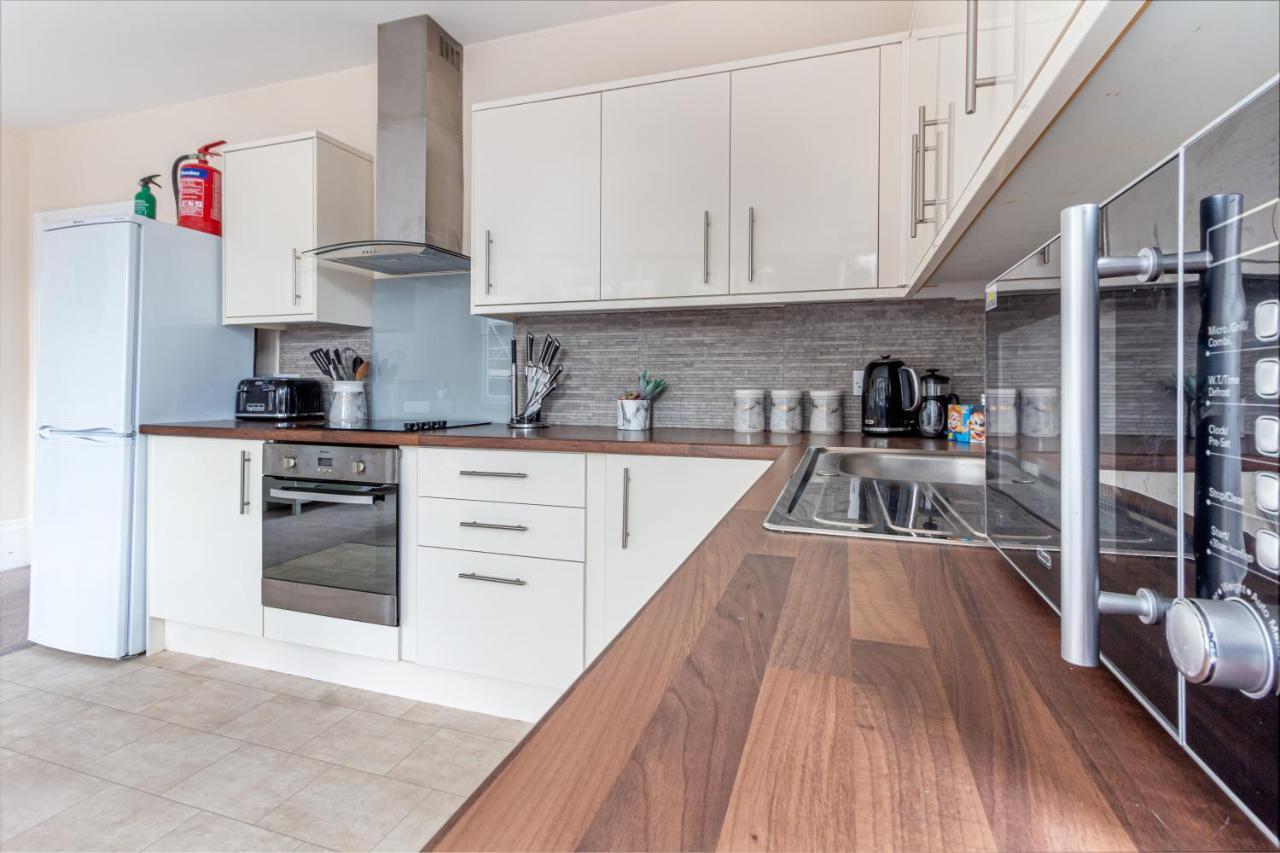Guest Homes - Trinity Flat Worcester Bagian luar foto