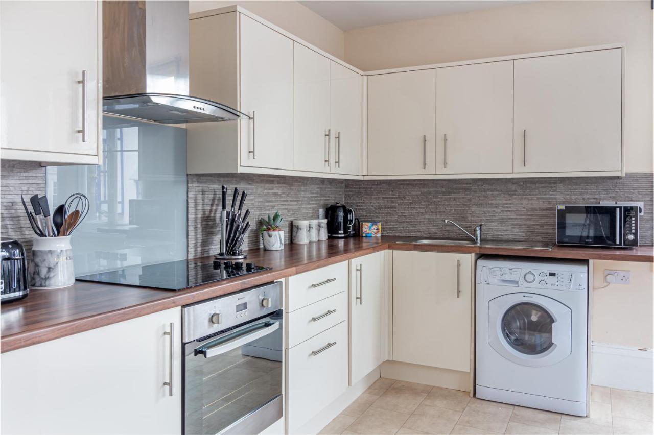 Guest Homes - Trinity Flat Worcester Bagian luar foto