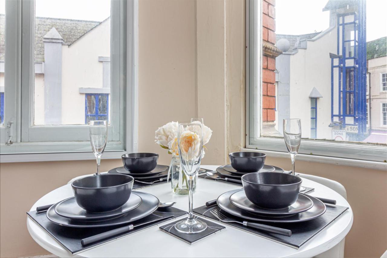 Guest Homes - Trinity Flat Worcester Bagian luar foto