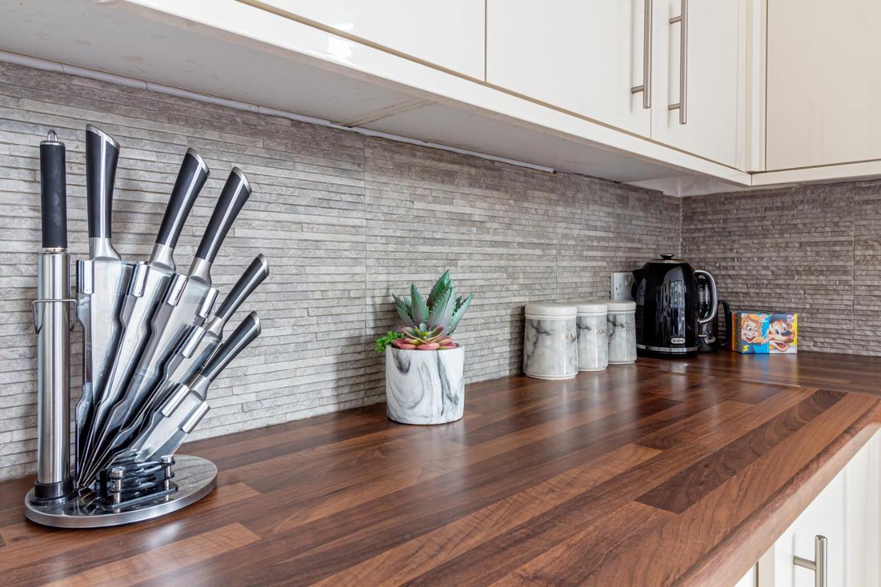Guest Homes - Trinity Flat Worcester Bagian luar foto