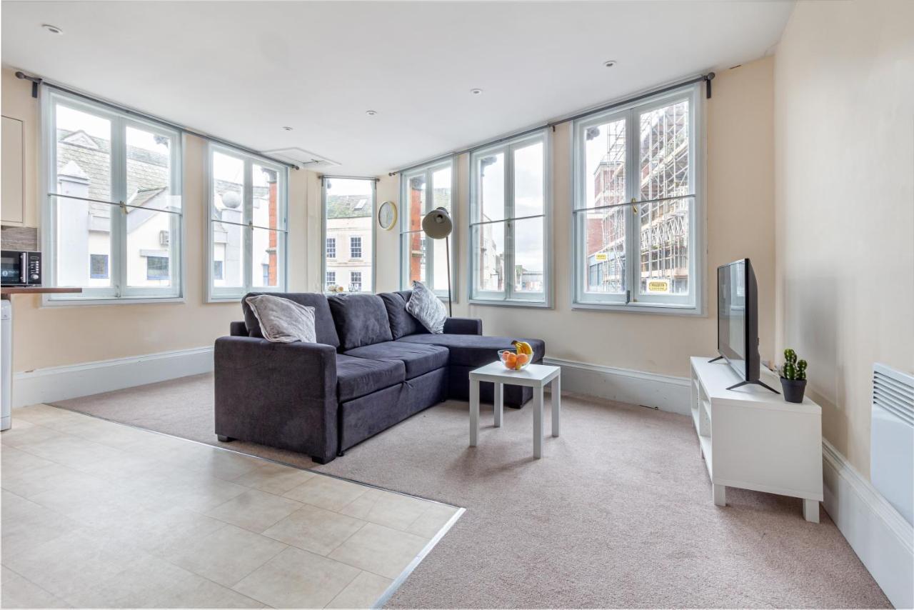 Guest Homes - Trinity Flat Worcester Bagian luar foto